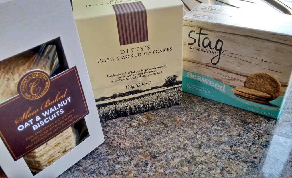 ReactiveHypo's tweet photo. What do people with RH get for easter? A selection of fancy oatcakes! #reactivehypoglycaemia #oats https://t.co/jOWxmsdw5c