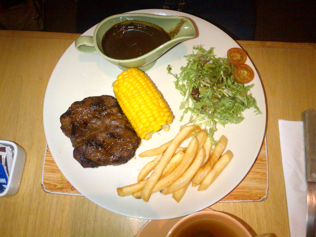 Ted’s Tenderloin with Blackpepper Sauce at <a href="/nannyspavillon/">Nanny's Pavillon</a> Gandaria City.
#yummy
