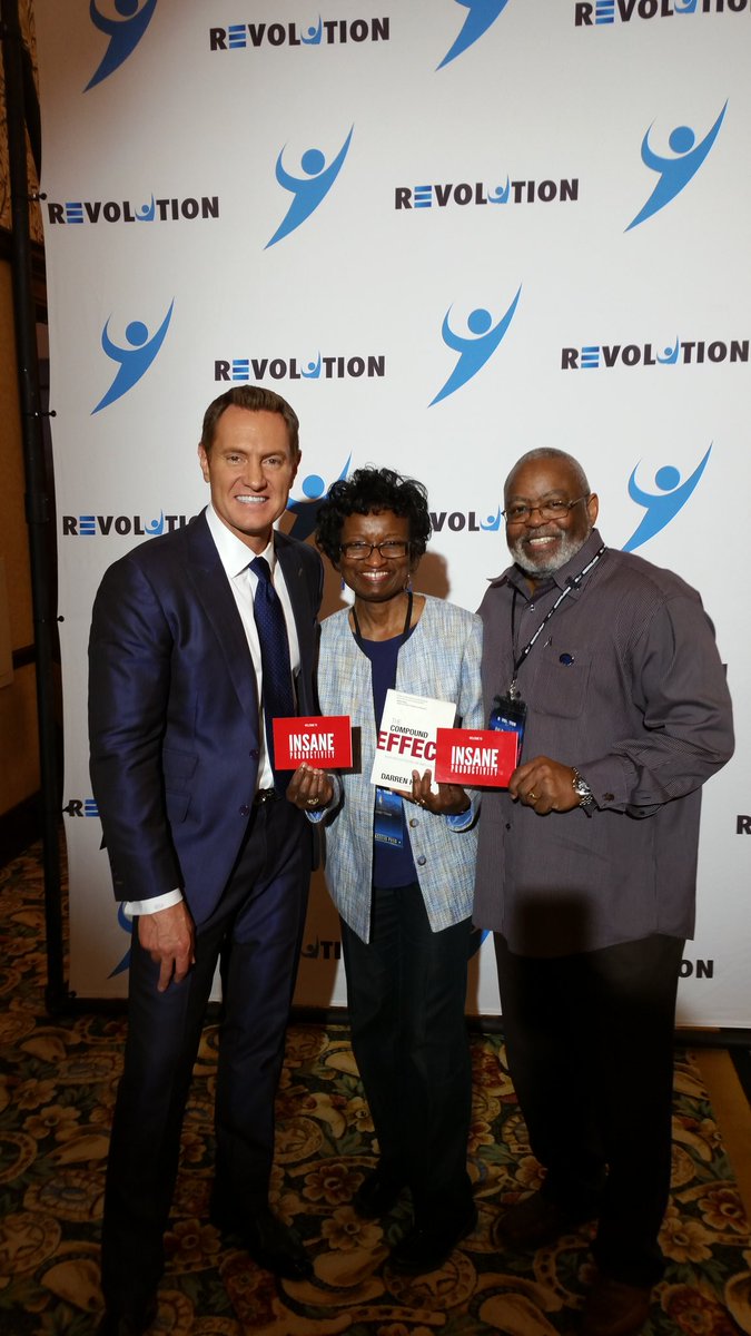 pastorswifecb's tweet photo. Mentor Time. Our Productivity Coach # IDLife Revolution #Revolution16 https://t.co/7b4LLg6WER