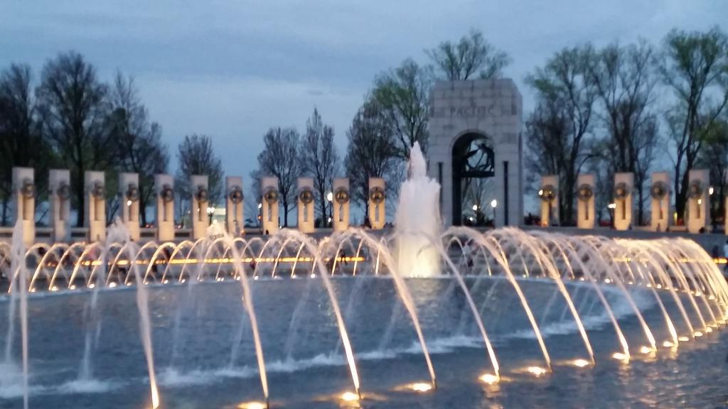 DaveFroning's tweet photo. World War II Memorial.
#exploringWDC2016 https://t.co/zlbIzgUqc1