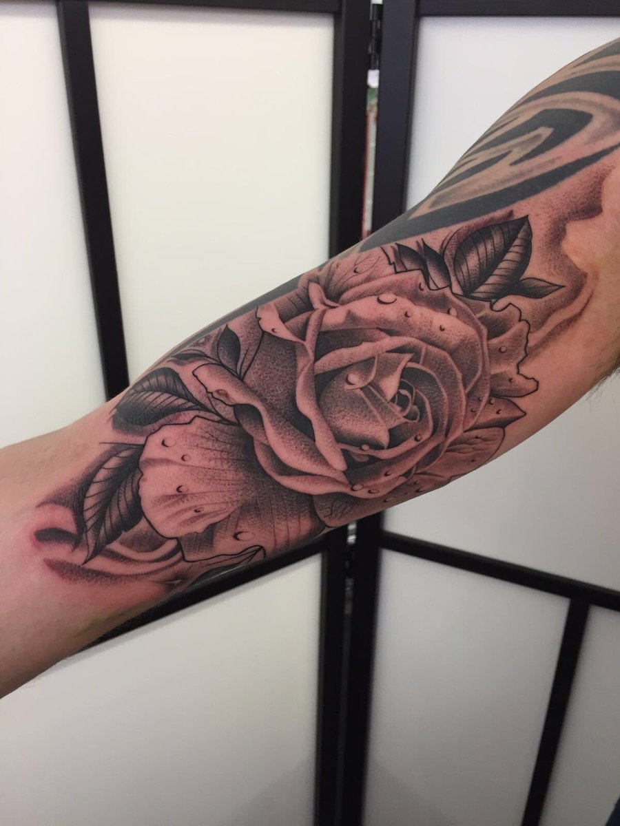 JamesRoss14's tweet photo. Make are your following my brother @Nickteddy87 and my studio @Sleepwelltattoo this is the work we put out!!💪🏻😎 https://t.co/ofDALi2Pmh
