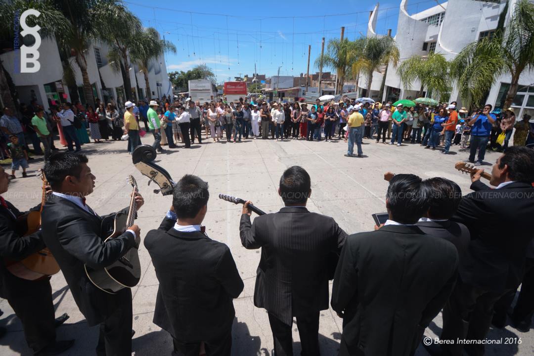 BereaInter's tweet photo. Tercer recorrido turístico en Hermosa Provincia

Miércoles 30 de marzo de 2016

#HermosaProvincia 
#LLDM https://t.co/WIpn99aY37