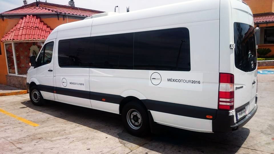 Moonlightmusica's tweet photo. ¡Estamos listas para comenzar #MexicoTour ! #TransporteOficial #Moonlight2016 #Mexico2016 https://t.co/sTEtONOwFa
