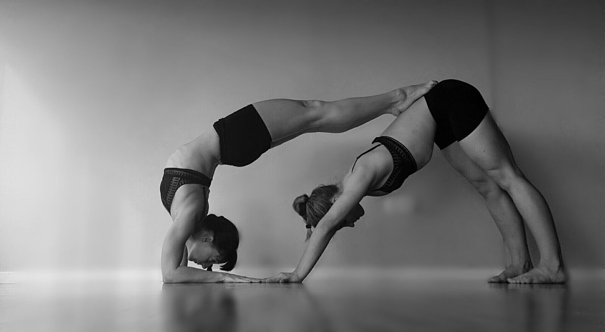 andMdance's tweet photo. This was #easter :D now lets get back to training;)#andMdance #bunny #yoga #yogapose #yogaeverydamnday #fit #fitgirl https://t.co/yiAxmecsJj
