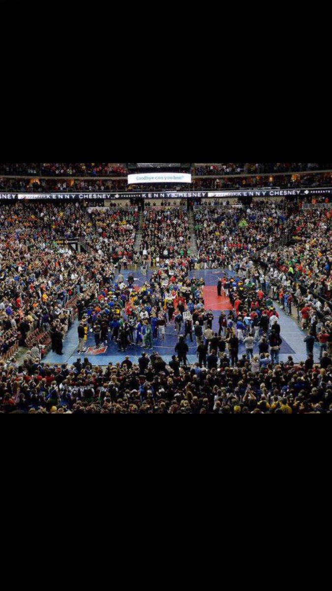 IowaChill's tweet photo. "Made a bet with my bball friends that if this gets 500 RT's, they will admit that this is a WRESTLING STATE" https://t.co/3ozEcAnB2l