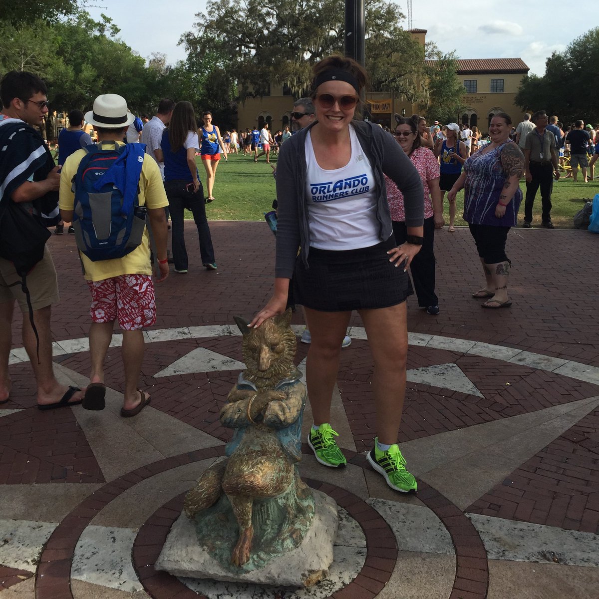 amycalandrino's tweet photo. .@rollinscollege class of 2007 stopping by for #FoxDay16 https://t.co/tvRKcIg2A0