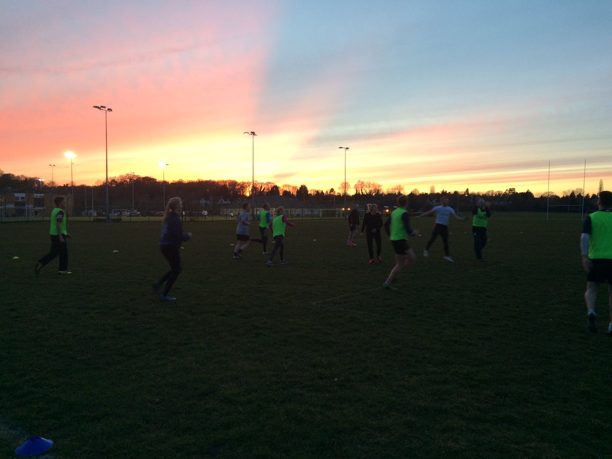 MohawksTouch's tweet photo. Our first #O2Touch session of the year in daylight. Great numbers incl 3 new players! #SunsetTouch 🌅#MaidenheadRFC 🏉 https://t.co/XSsrVVmS6L