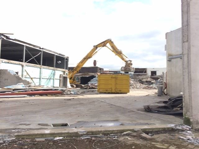 Bouwgrond voor #Sealing Valley, eerst slopen dan bouwen.