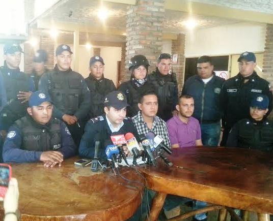ElPitazoTV's tweet photo. Efectivos de Politáchira denunciaron malas condiciones laborales https://t.co/BPYUsfNEsV https://t.co/exYSzxL5vE