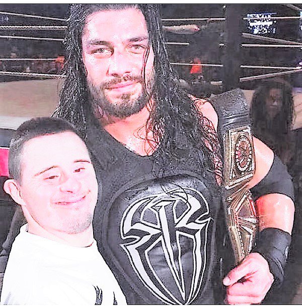 LeeshaNDessy's tweet photo. #Roman #LuvsHisFans #ShowMadLuv2Him #WMSUN @WWERomanReigns @romanreigns568 @shady926 @airstream52 @HandyRed https://t.co/MUWDmmZV8A