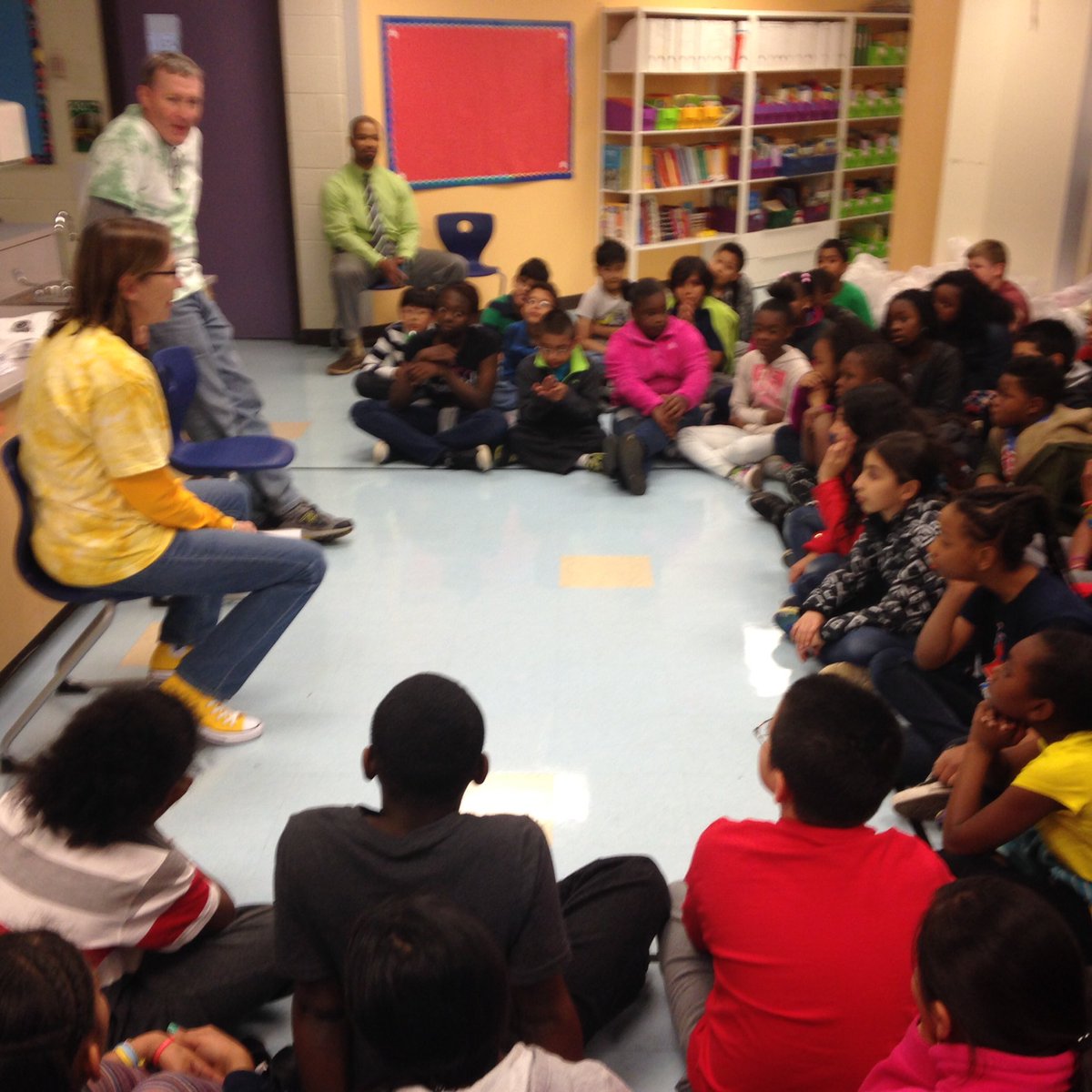 GeckosJE's tweet photo. @GreerElementary 5th learn all about @JouettMiddle #preparingforMS #buildingcommunity w/@Sneadgeckos @giffordgeckos https://t.co/VIn4WhSgIL