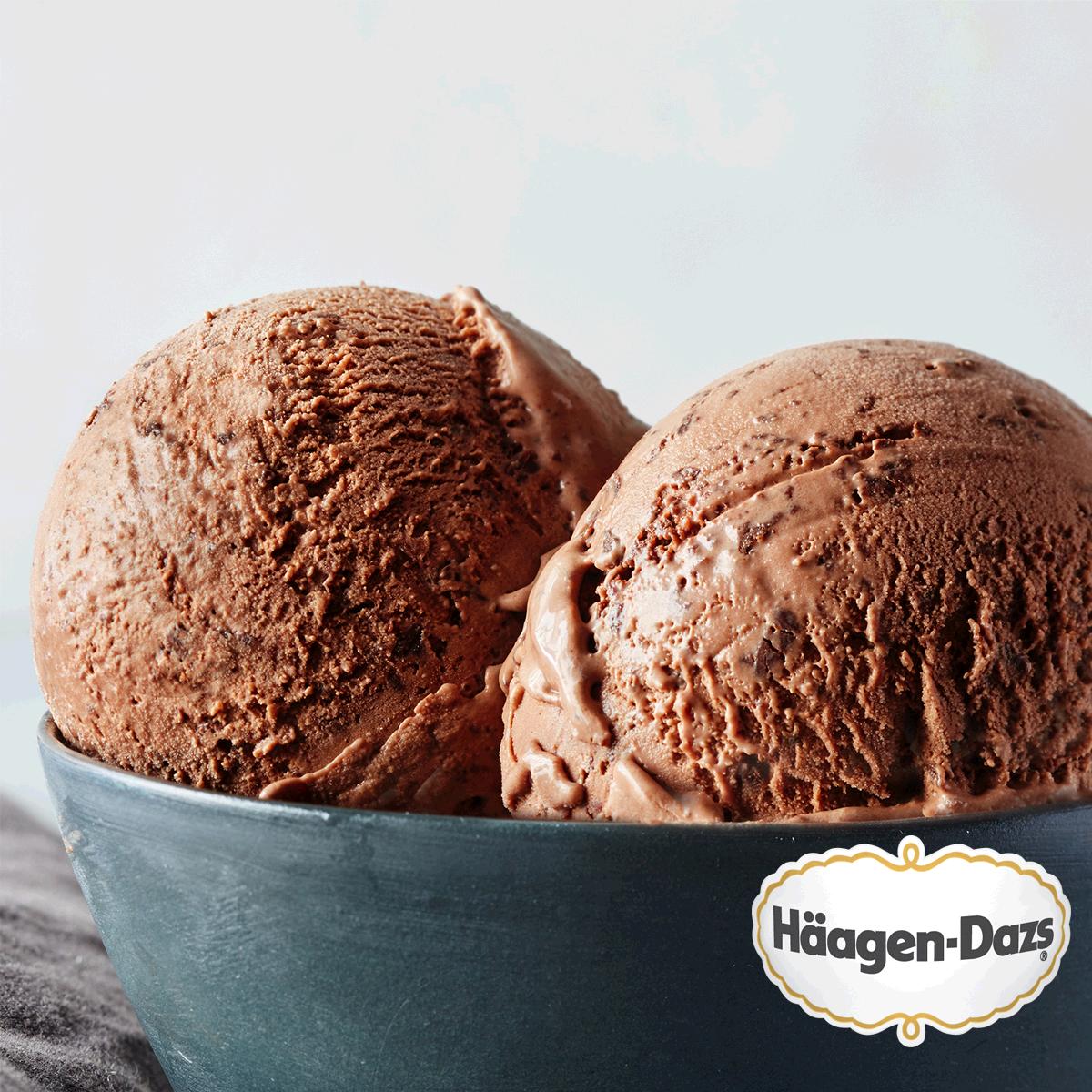 HaagenDazs_US's tweet photo. Finely shaved Belgian chocolate in rich, velvety chocolate ice cream brings you a decadent experience. https://t.co/7v7NKJUhaz