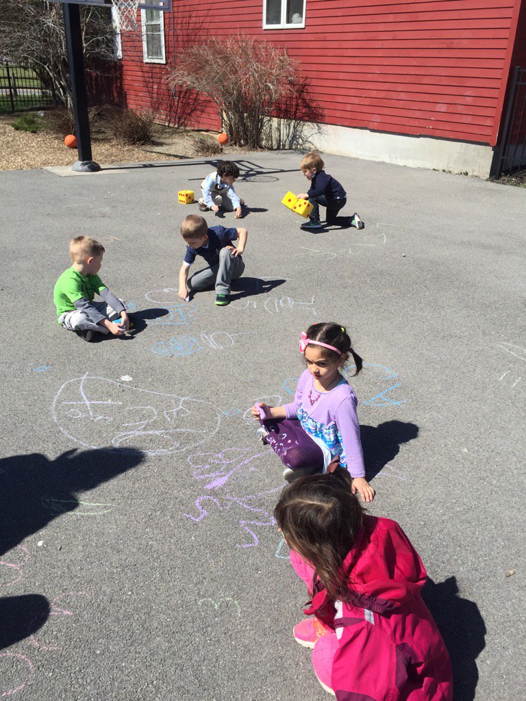 MsKateMSL's tweet image. Outdoor math is a must when it's this nice outside!
