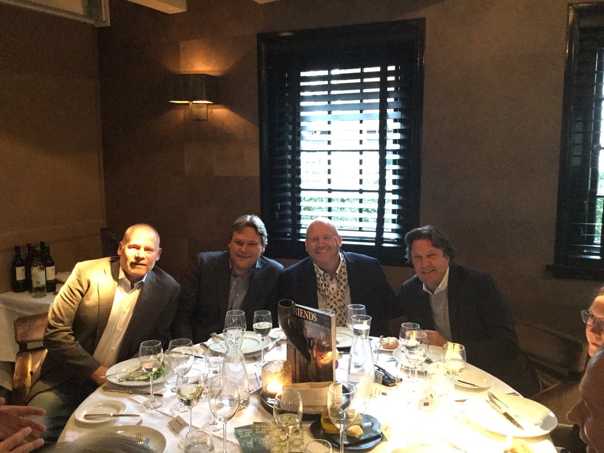 adjanssen's tweet photo. Heren dineren Het Kasteel van Rhoon. Ben Wijnstekers, Jan Dirk Stouten en Hans De Zeeuw. #BIGGOrestaurant https://t.co/WAPhDg6hbj