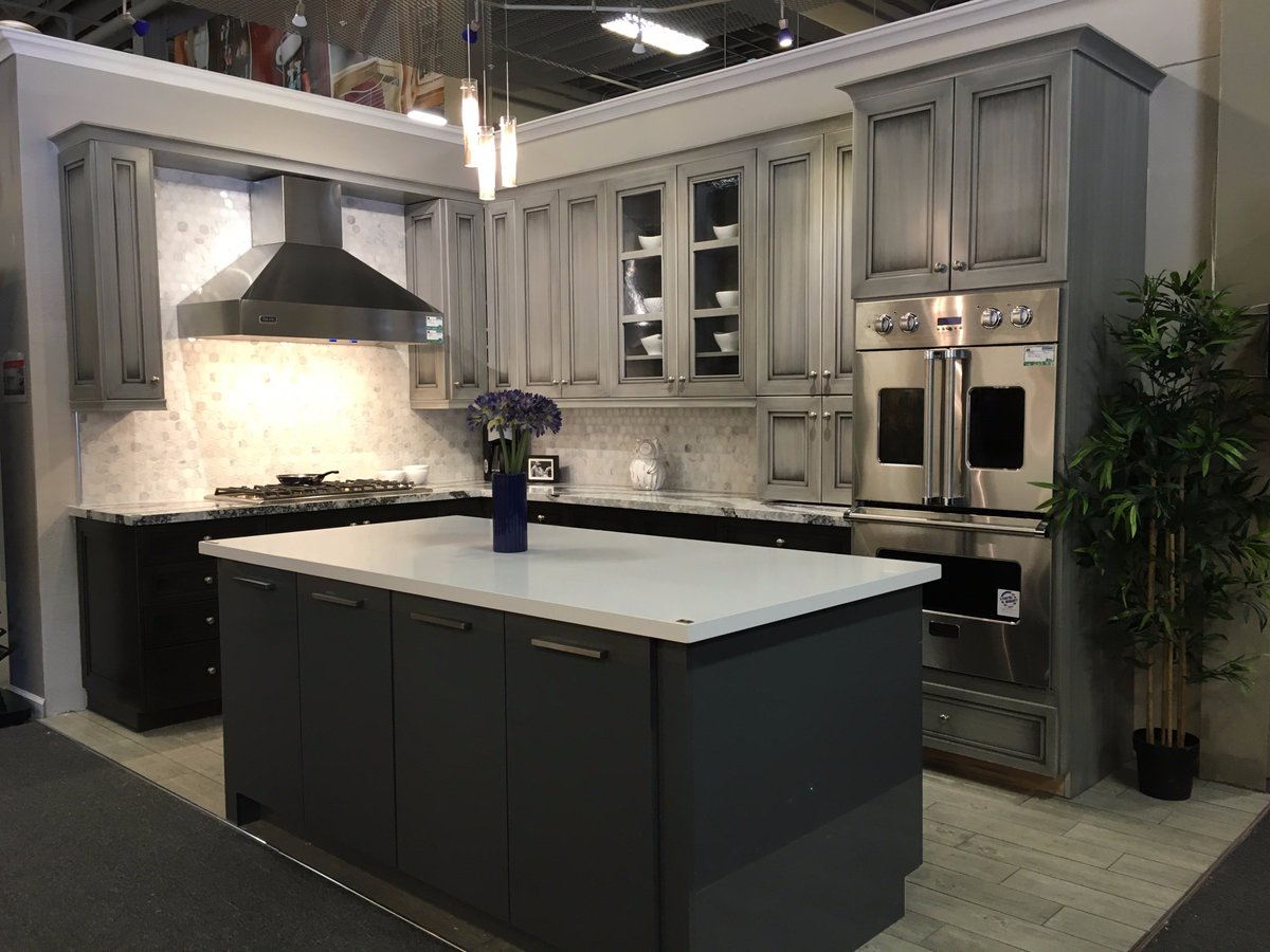 SincereHome's tweet photo. Come check out our NEW Omega full-access display at our Oakland-Downtown showroom! https://t.co/JCjXKYtqXw
