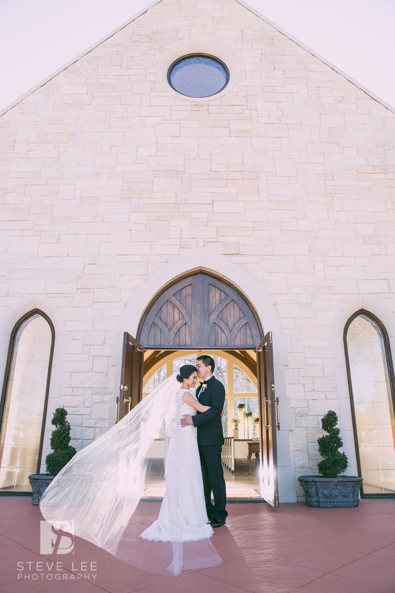 AG_DFW's tweet photo. We are smitten with this image from Steve Lee Photography! So much love captured. <3 https://t.co/JK9xWlbdMM