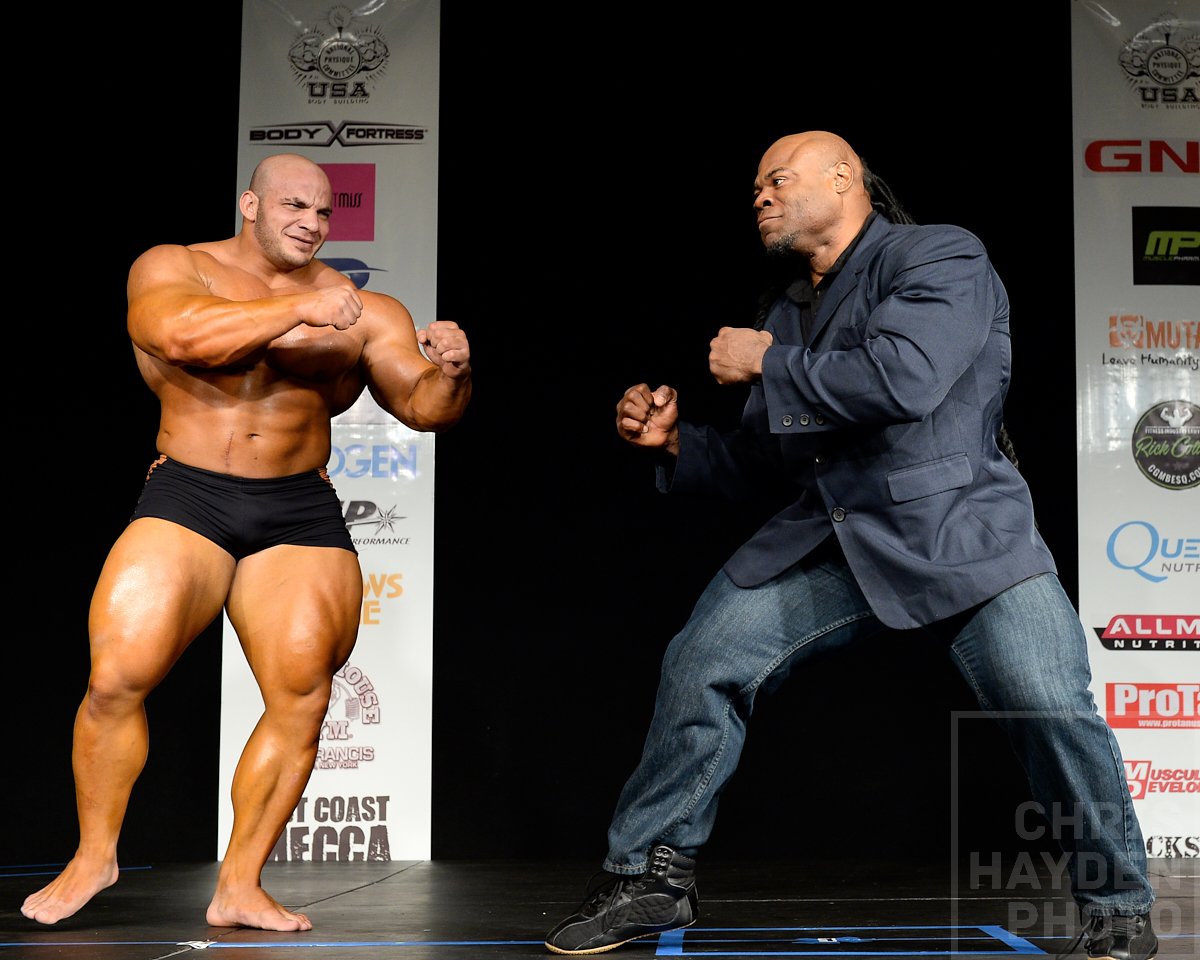 GenerationIron's tweet photo. Square up #son! Who #wins this epic #faceoff between two #legends? #arnold2016 https://t.co/ZrEnX8EkKW