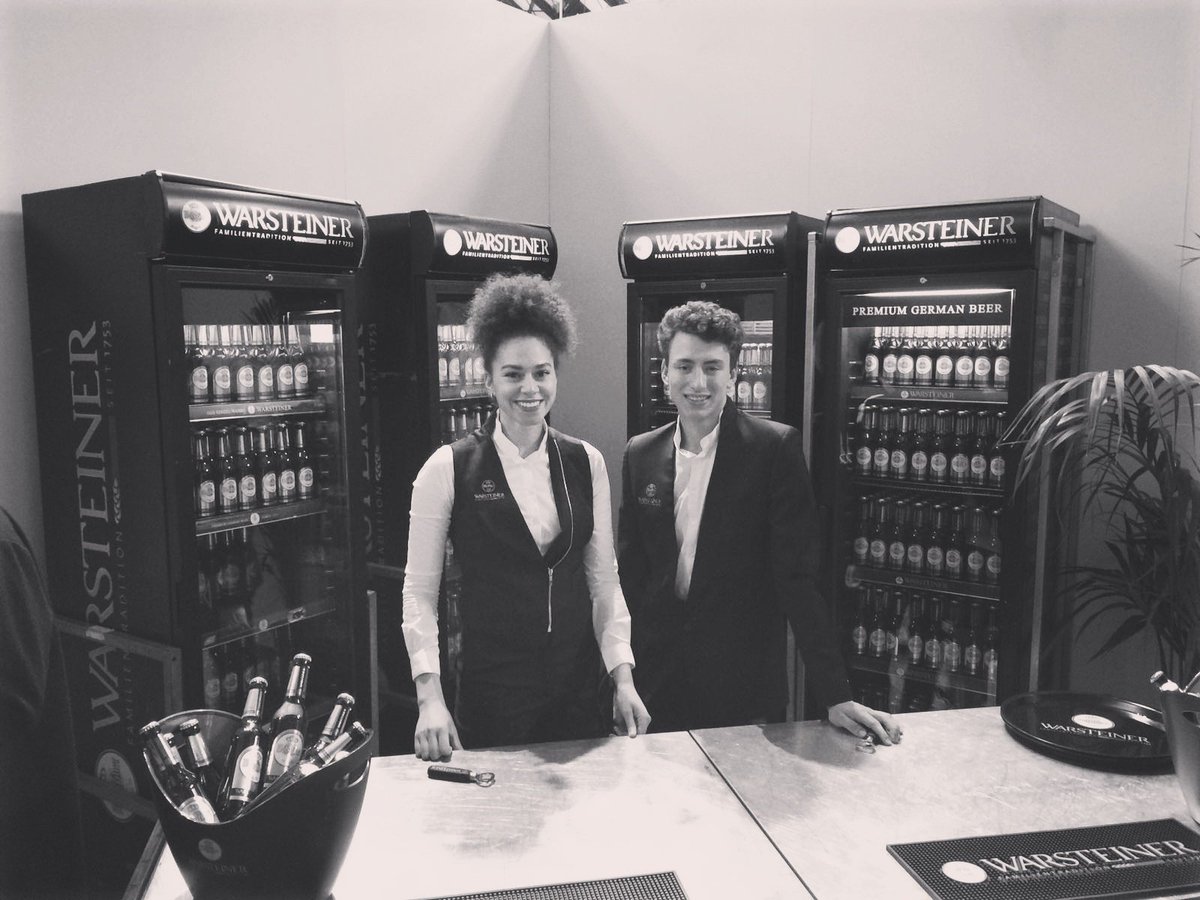 WarsteinerNL's tweet photo. #Warsteiner #waiters gespot @unfair_amsterdam! Cheers to all the thirsty visitors! #warsteinerart #creativethirst https://t.co/2vJNqUnw54