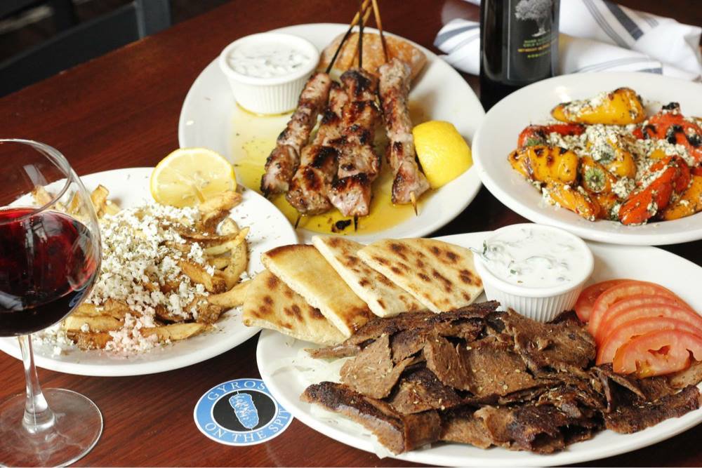 GyrosOnTheSpit's tweet photo. Happy #HalfWineWednesday!! #Greek #Gyro #MiniKabobs #MiniPeppers #GreekFries #FreshEats #ChicagosBest #HumpDay https://t.co/tRRml1vzk9