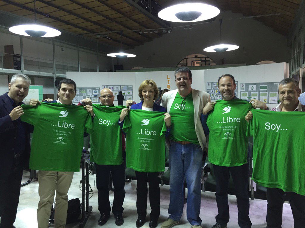 JoseMtnezArias's tweet photo. @CarmenOrtiz57 en la clausura del Día del Documento Libre #DFDCAPDER organizado por @AgriculturAnd https://t.co/VKnjCuvQBJ