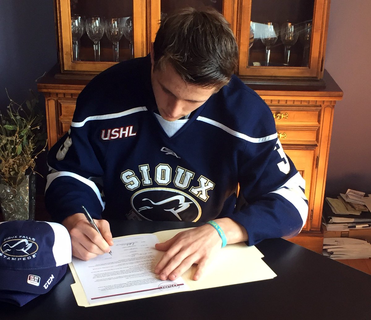 Stampede sign 1st tender in team history, Jaxon Nelson signs contract on birthday bit.ly/JaxonNelson #WhosNext