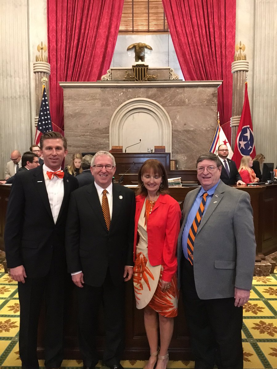 RepHarryBrooks's tweet image. Had a great time with Students, Faculty, Staff, and @RandallOBrien1 at Carson-Newman Day on the Hill! #CNU