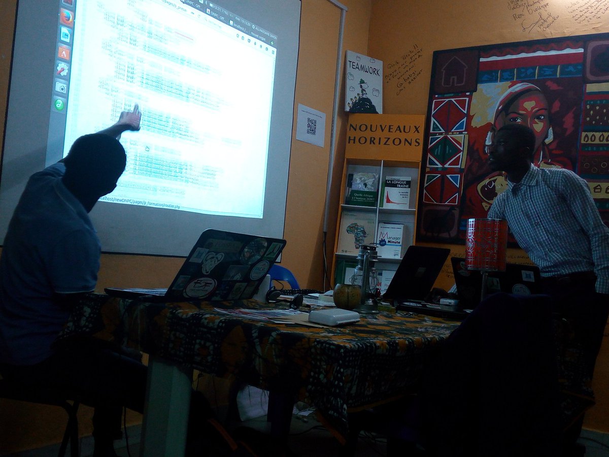 PascaleBaye's tweet photo. Cc @fyouzan et @cyriacgbogou #Opitch à chez nous village, ils parlent technique et c'est du code pur #Ovillage https://t.co/ijrkYyLQPu