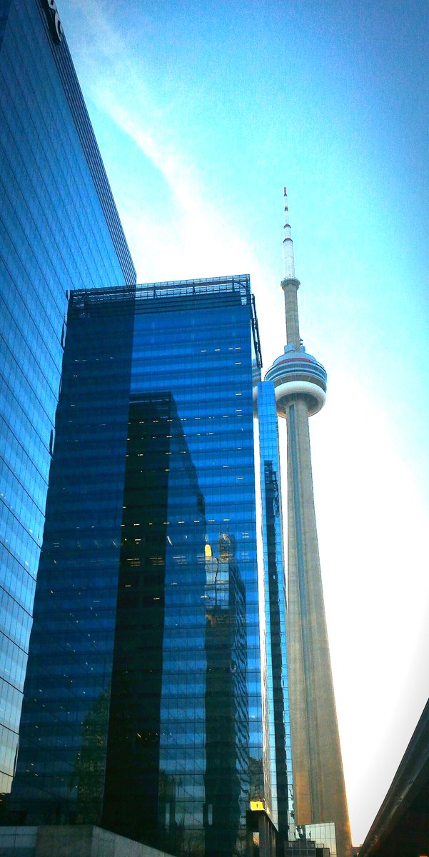 SheratonCentre's tweet image. Did you know that our landmark of Toronto, CN Tower, was classified as one of the Seven Wonders of the Modern World?