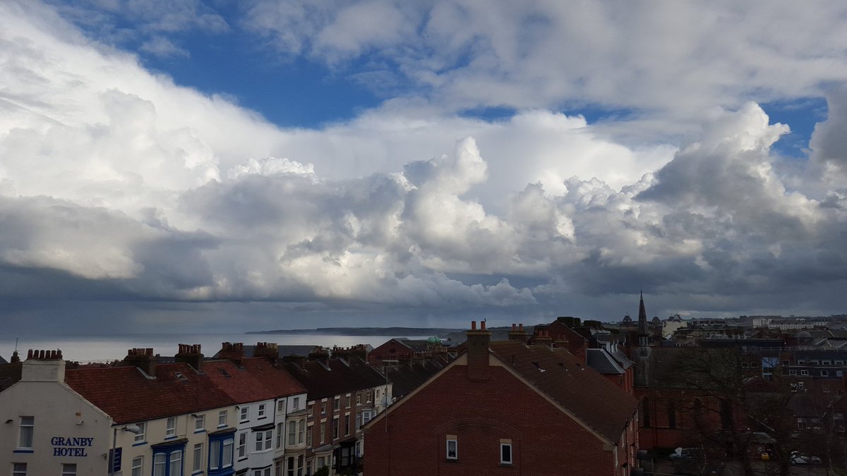 Stormy skies today <a href="/Scarborough_UK/">Scarborough UK</a> <a href="/Welcome2Yorks/">Welcome to Yorkshire</a> @YorksCoastRadio <a href="/IFYorkshire/">i-Yorkshire</a> <a href="/Yorkshire_IP/">Yorkshire In Photos</a> @NYMoorsCoast