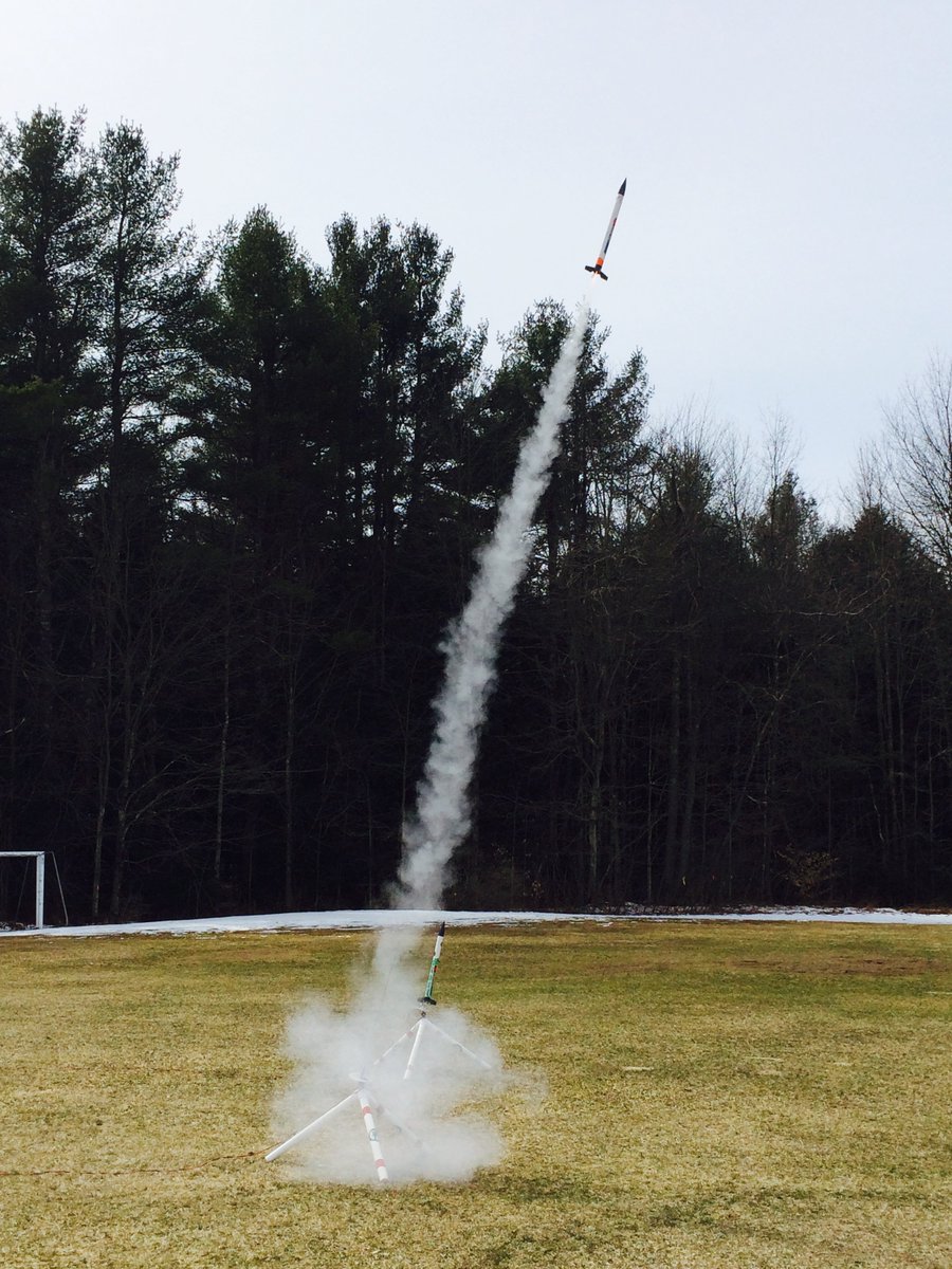 PrincipalChrisD's tweet photo. It is StarBase rocket launch day for grades 5/6 at Fletcher! #FWSU #NASA #vted #vtscience https://t.co/jHd4zCfW5Y