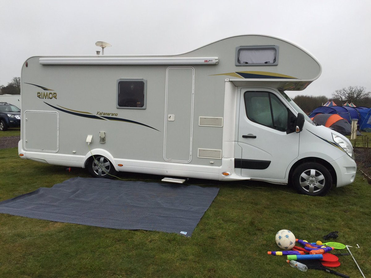 devizes_storage's tweet image. Windy wet weekend in Crealy Devon but nice to be away !!!#caravanstorage #devizesstorage