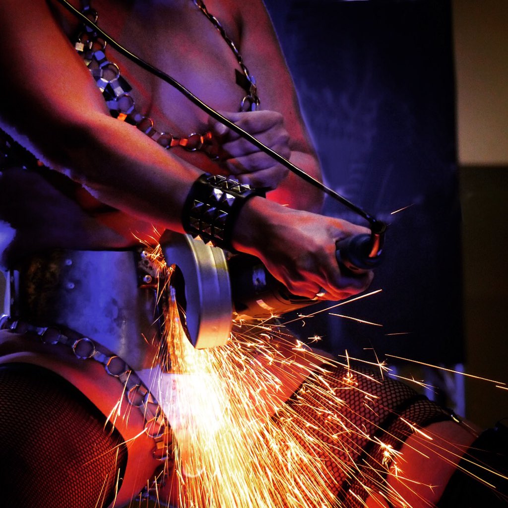 theAsiaDevil's tweet photo. #fire #performance #freak #show #grotesque #art #tattooedgirls #bcn https://t.co/sZV1VoxA17