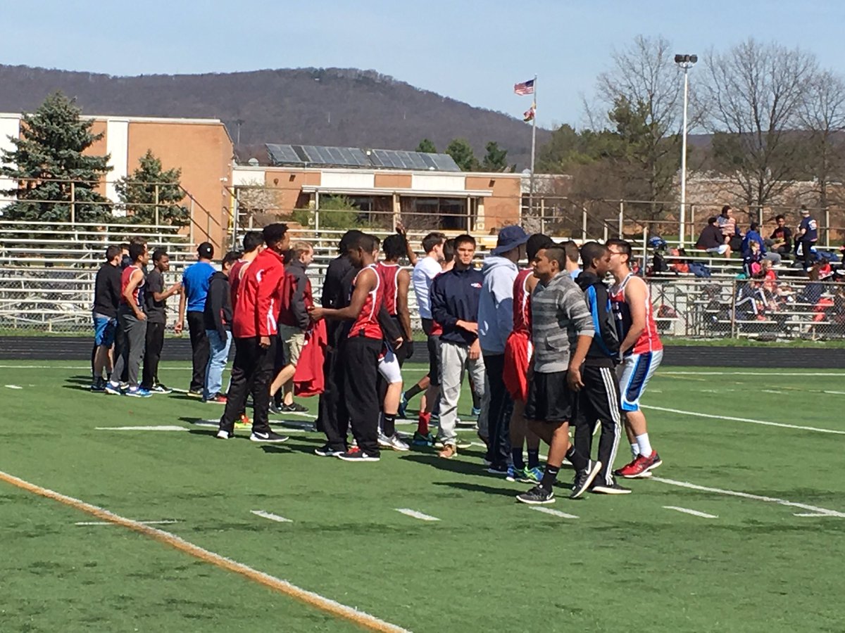 .<a href="/TJ_Track_Field_/">TJ Track & Field</a> getting ready for a day of relay action at #FraserRelays!