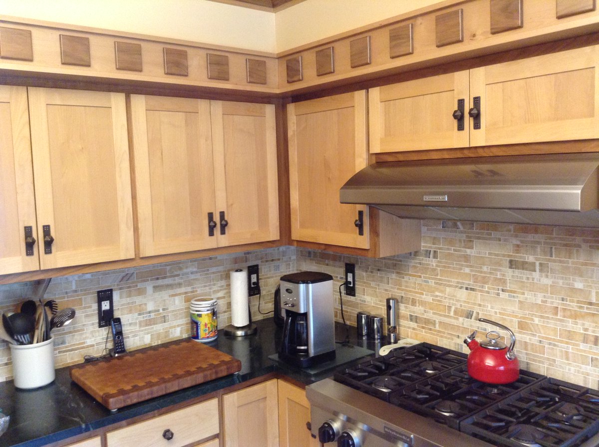 EagleCabinets's tweet photo. Smith Kitchen #custom #cabinets #solidwood #walnut #alder https://t.co/WvFPsuJ89g