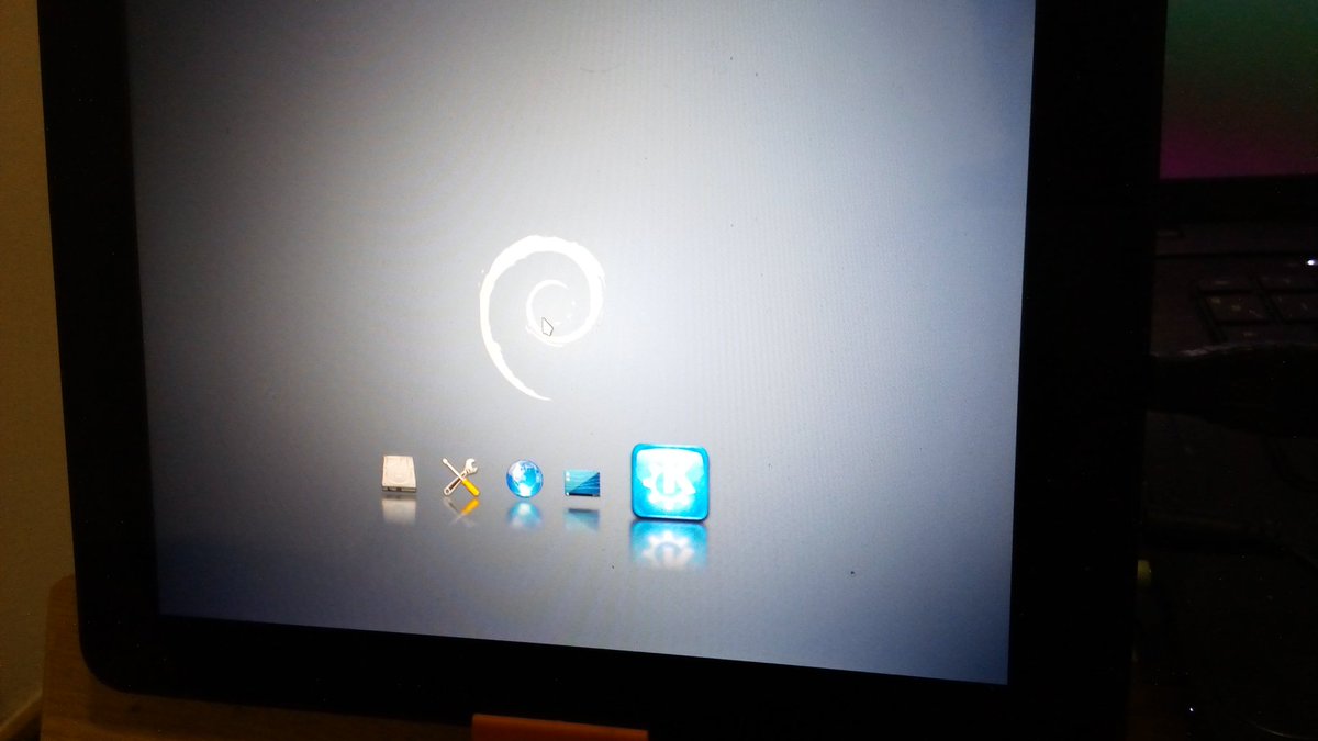 PietreLinux's tweet image. #linux-tablet
#allwinner 

My tablet allwinner a10 running KDE in nand