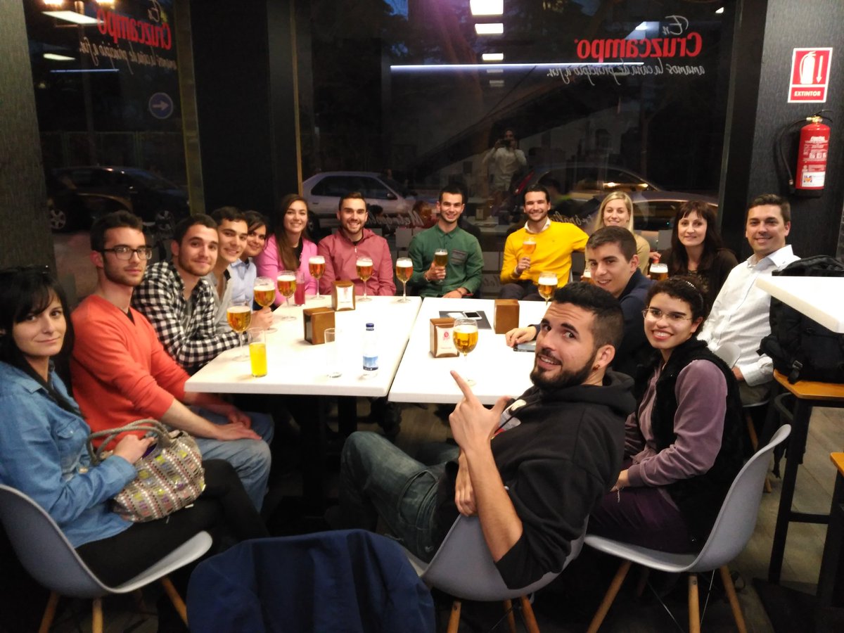 UGRemprendedora's tweet photo. Así termina el bloque 1 de #TalentoUGR ¿Hay alguna duda que hemos ido de ideas a valor? ¡GRACIAS #emprendedores ! https://t.co/wMc9uIcoTC