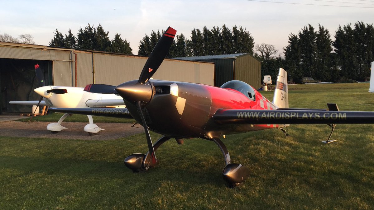 Old and new #extra330sc together for the first time. Delivery to Poland tomorrow for GIIHI.