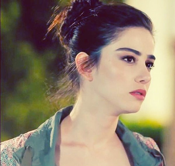 OzgegurelmsFan's tweet photo. ya özgee😘😍😍💛 @ozgecangurel https://t.co/5r1A2tFD5I