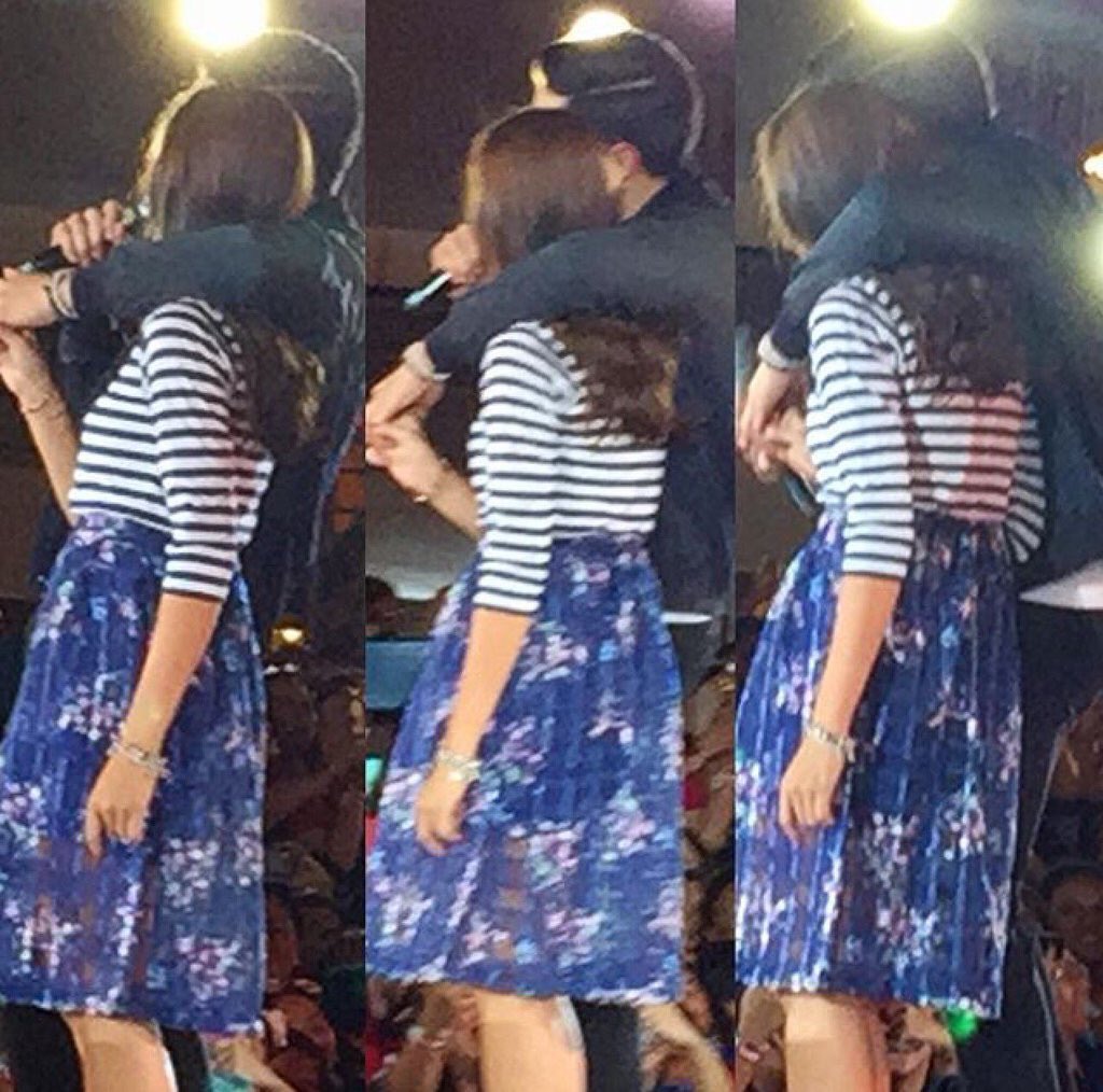 JuneWayne25's tweet photo. (ctto)
AkBae + Holding Hands While Walking! 

Soo Real! BF/GF

@aldenrichards02
💙💛💙
@mainedcm 

#ALDUB37thWeeksary https://t.co/BNKcXxPlGW