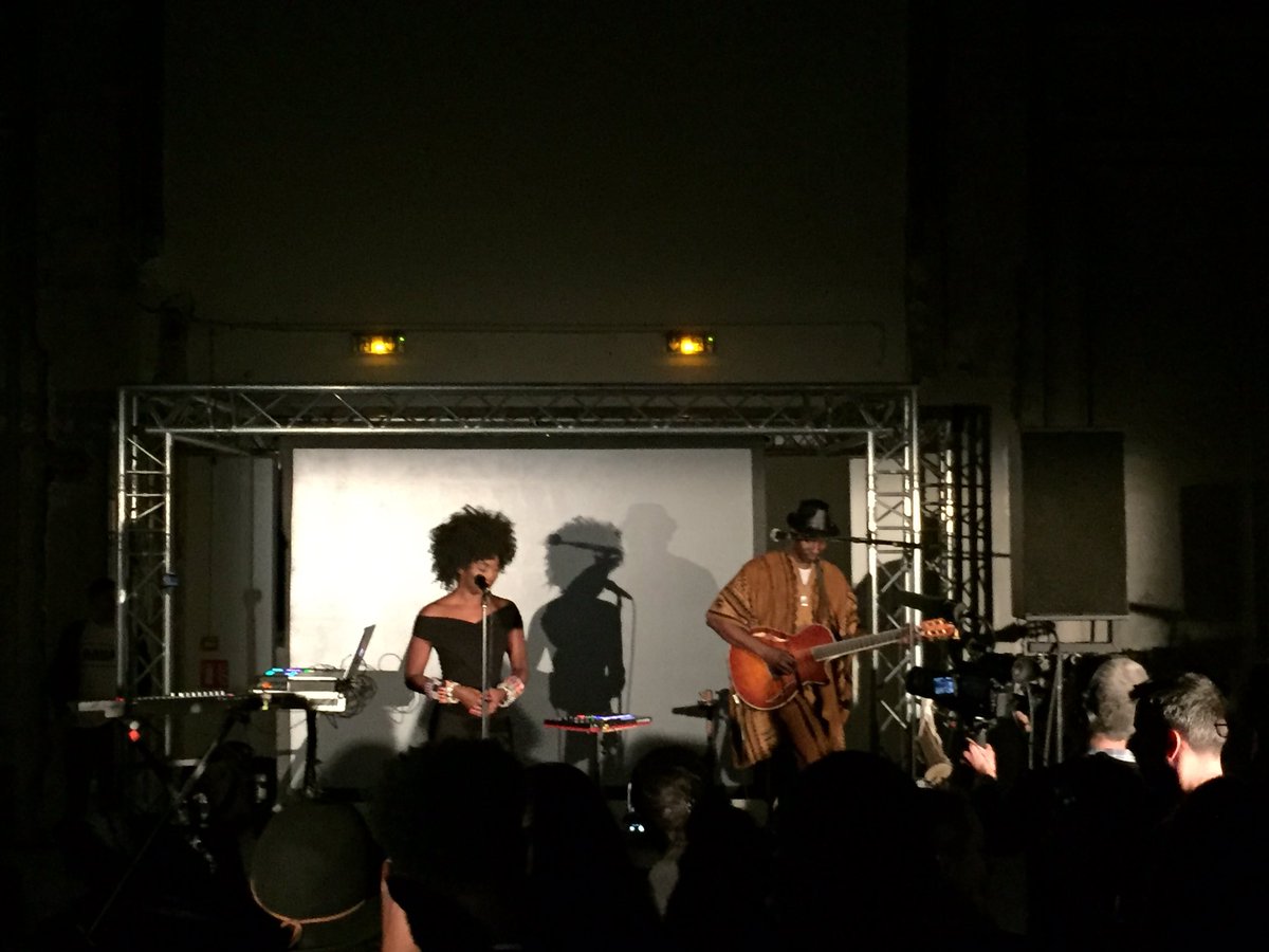VPoussou's tweet photo. Musique après les splendides images de #SeydouKeita l'exposition au grand palais https://t.co/xnrQvNgX79