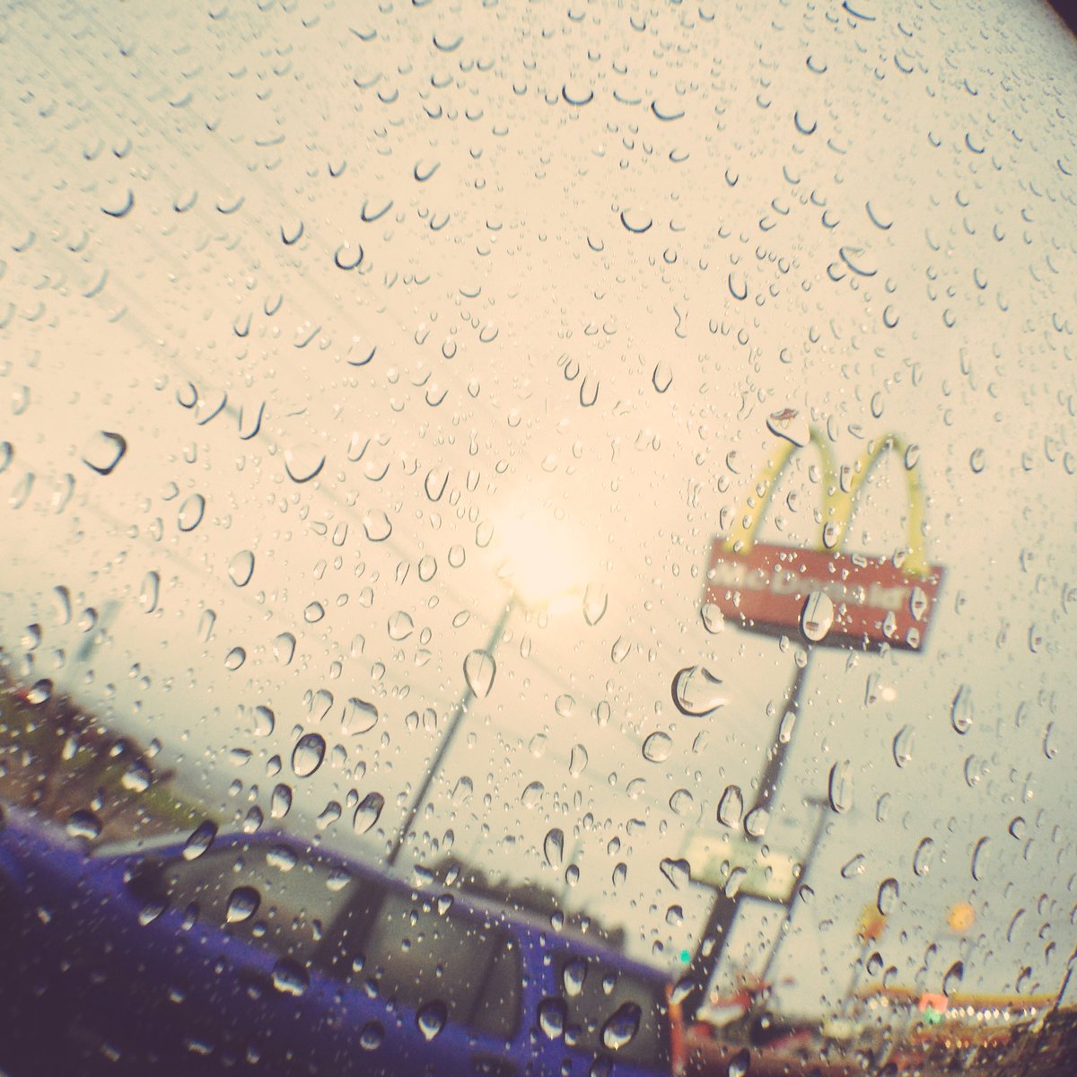 macmarklemore's tweet image. Afternoon van nap. #VanLife #nomoreheadache #VanAcrossAmerica