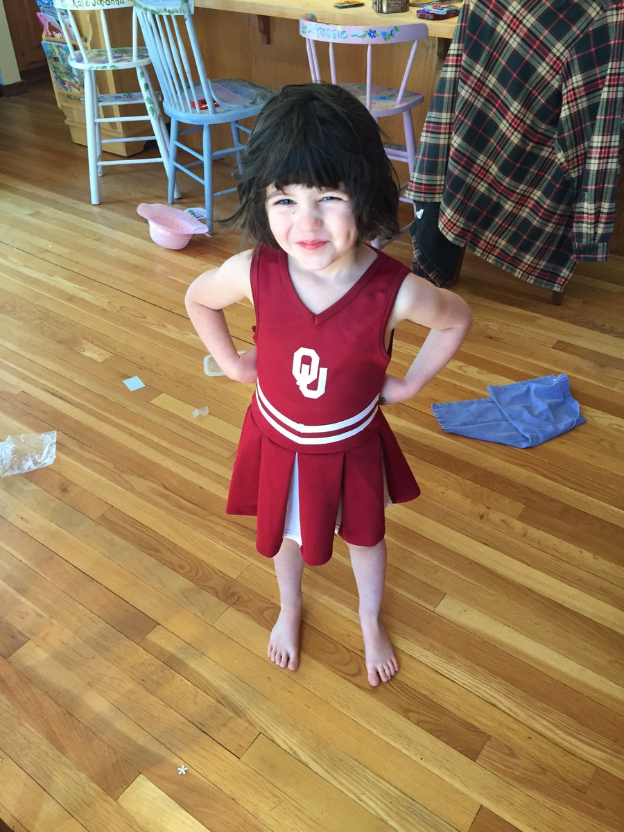 AmyMMorton's tweet image. .@amyjccuddy if this isn't a #powerpose I don't know what is. #BoomerSooner
