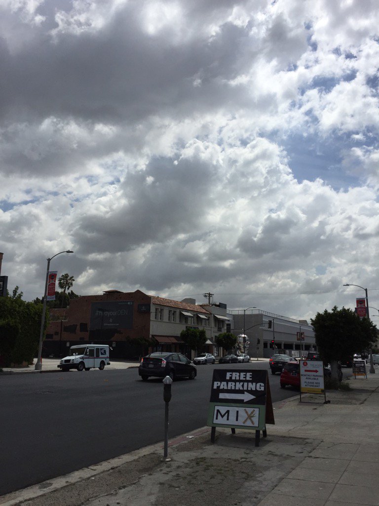 HeadlessGal's tweet photo. Shopping at all the great stores on #LaBreaBlvd. Gonna rain any minute. #MyDayInLA https://t.co/abk6g5wCSv