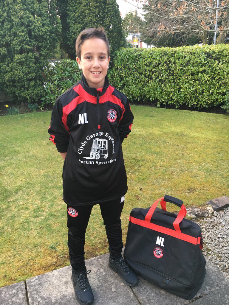 <a href="/Giffnock_SC_04/">GSC 2004s</a> <a href="/Giffnock_SC/">Giffnock SC</a> new kit #ianrobertsonsports