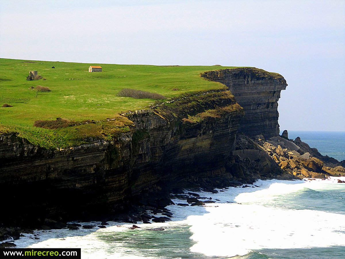 @cant_infinita en modo espectáculo. Acantilados y molino del Bolao, #Cobreces #Cantabria #mirecreo