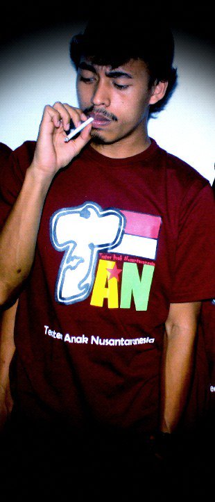 karlindoke's tweet photo. Ketika hidup harus berkarya, tidak berkarya berarti mati. @Teater_Anak_Nusantaranesia (TAN) https://t.co/Tutug666Rt