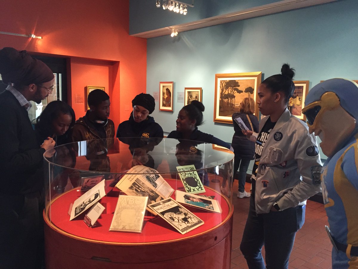 chicagosky's tweet photo. .@tyoung11 toured @DuSableMuseum with Sharonda Pipkins, the winner of our Black History Creative Expression Contest! https://t.co/MRES0P3GBK