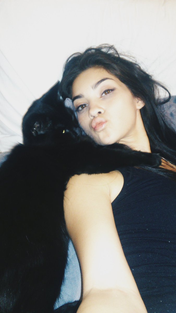 nikitajoshua1's tweet photo. Shadow is Bae. #shadow #petcrazy https://t.co/hVnzniW4wK