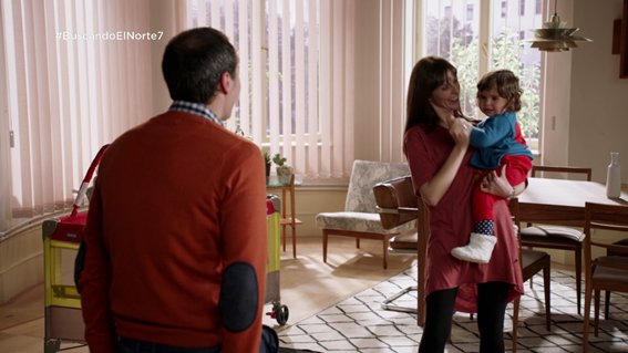 Ahora Flor se piensa que por bailar como una loca va a parecer más joven… atres.red/fwtqz #BuscandoElNorte7