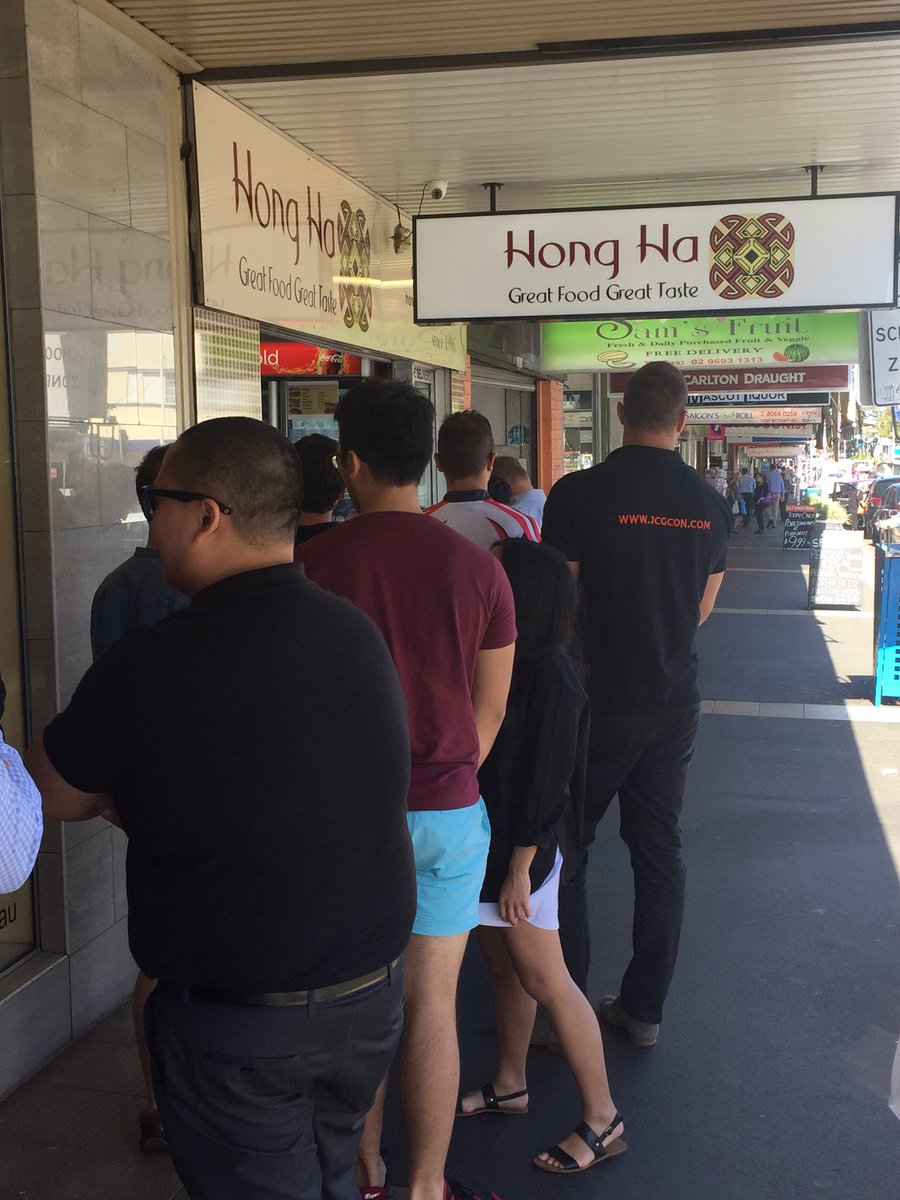 MThistlethwaite's tweet photo. In the line at #HongHa #Mascot. Worth the wait! https://t.co/4wLgjsdhW0